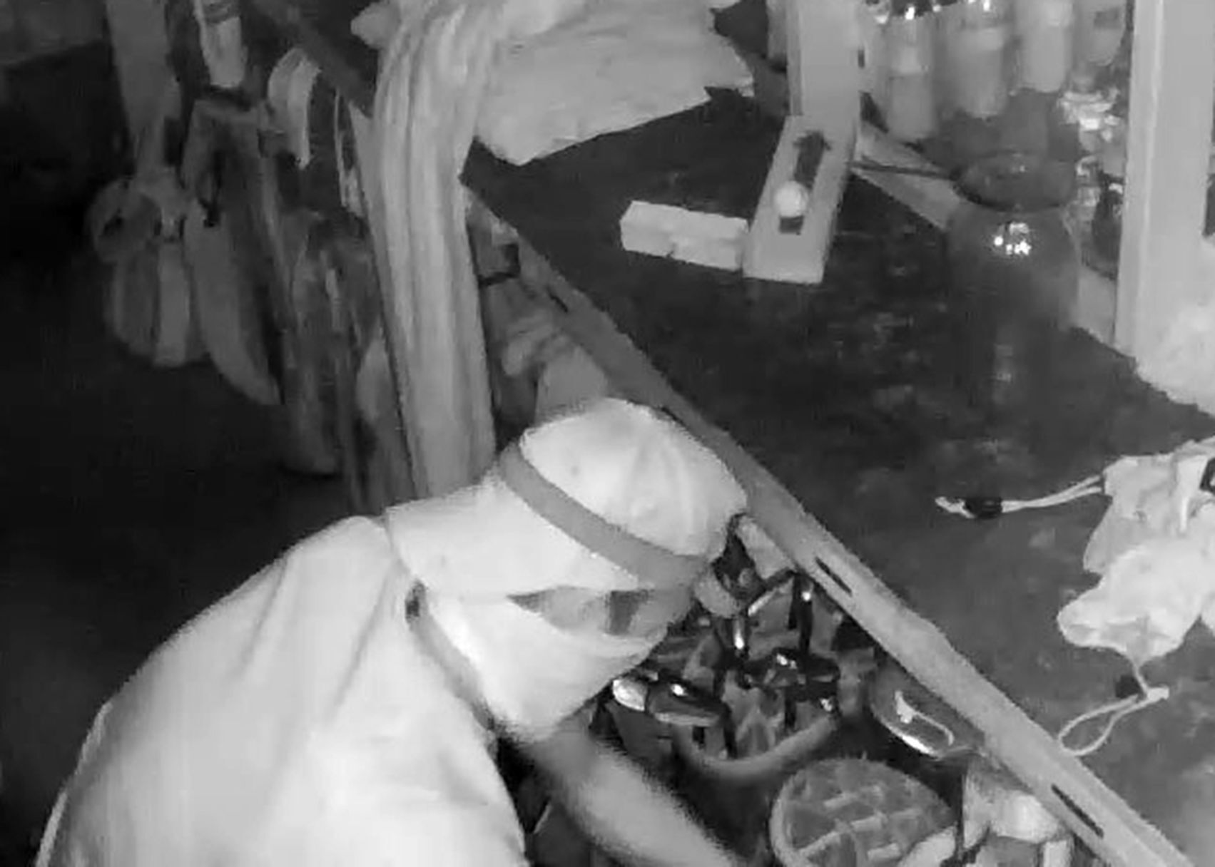 State police attempting to ID Indian Hills Golf Club burglar
